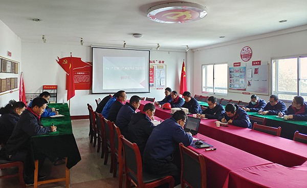 12月27日14：10，合成車(chē)間開(kāi)展典型事故案例討論.jpg