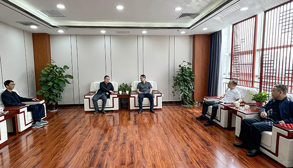 4月17日，彬州公司副總經(jīng)理張安平帶隊(duì)前往運(yùn)銷(xiāo)彬長(zhǎng)分公司座談.jpg