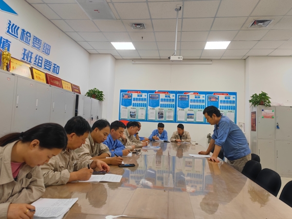 7月13日，水汽車間運(yùn)行一班進(jìn)行“五懂五會(huì)五能”培訓(xùn)學(xué)習(xí)活動(dòng).jpg
