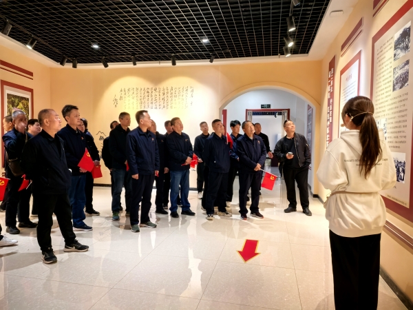 10月26日，北寬坪教紅色育基地聽革命先烈李先念的故事.jpg