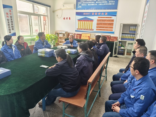計控電儀部組織各班負(fù)責(zé)人與機械修造部檢修二部進行交流學(xué)習(xí).jpg
